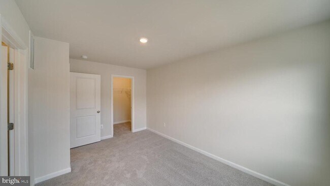 Building Photo - 298 Watercourse Dr