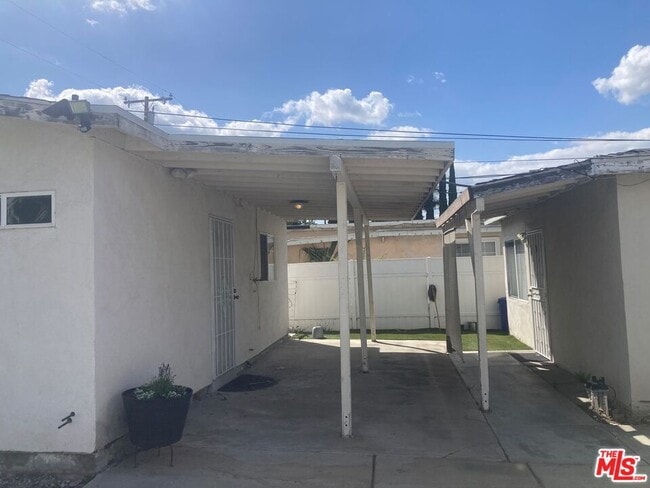 Building Photo - 15134 Poplar Ave