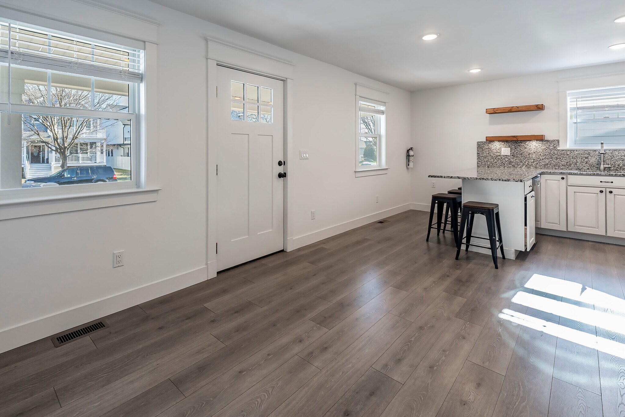 Kitchen - 205 10th Ave