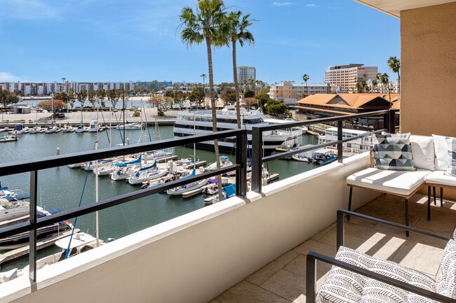 Building Photo - 4267 Marina City Dr