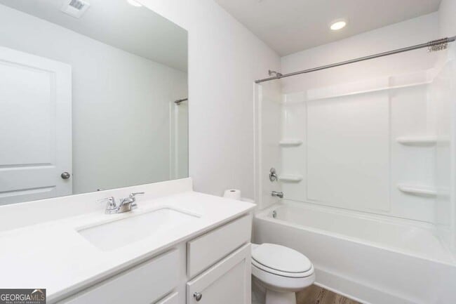Building Photo - 84 Founders Dr