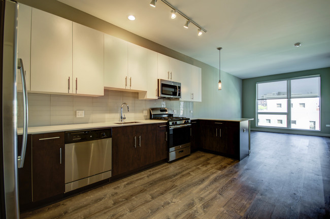 Floorplan - 851 West
