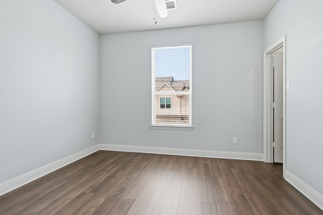 Building Photo - 4229 Broadway Ave