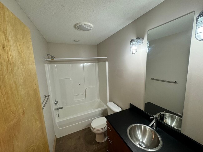 Building Photo - Two Story Townhome Available August 2025!