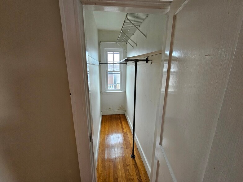 Building Photo - 82 Walnut St