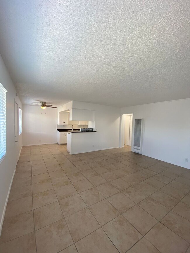 Interior Photo - p1736