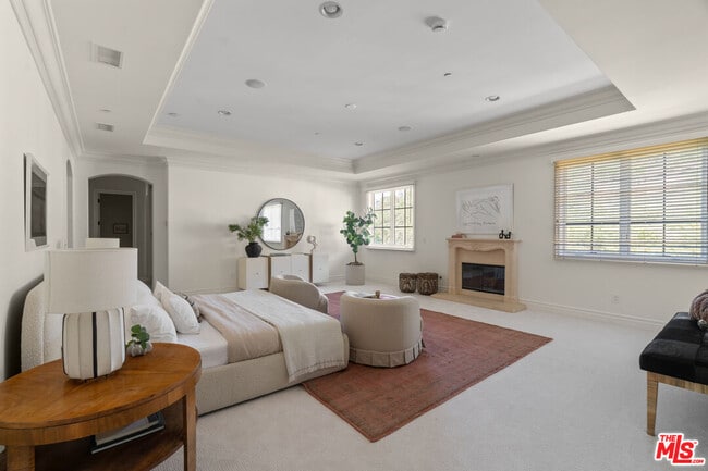 Building Photo - 3697 Benedict Canyon Ln