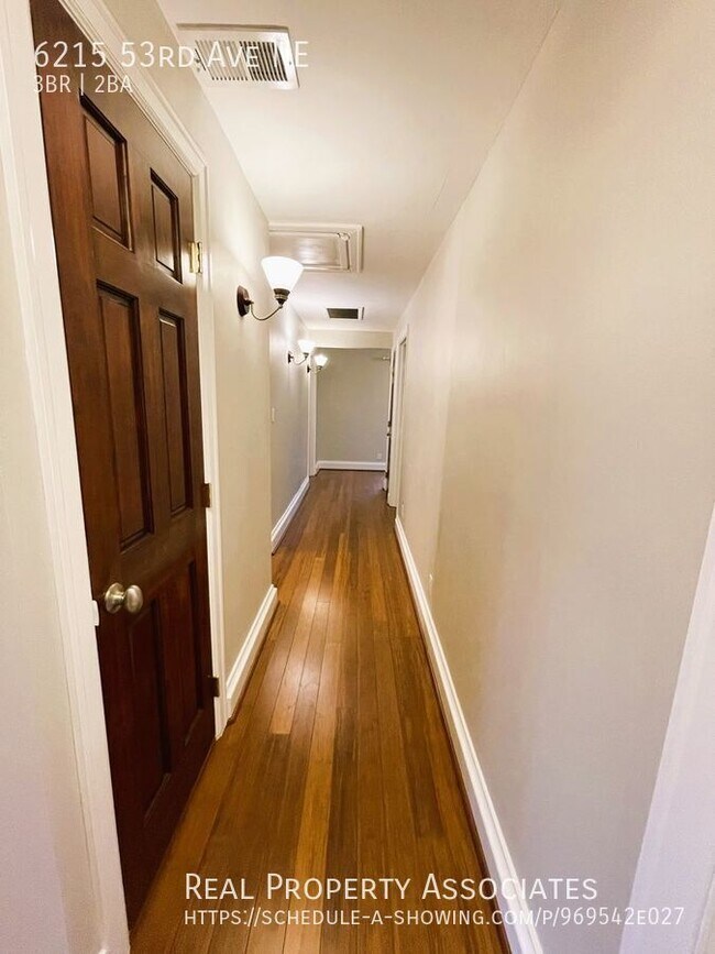 Building Photo - 6215 53rd Ave NE