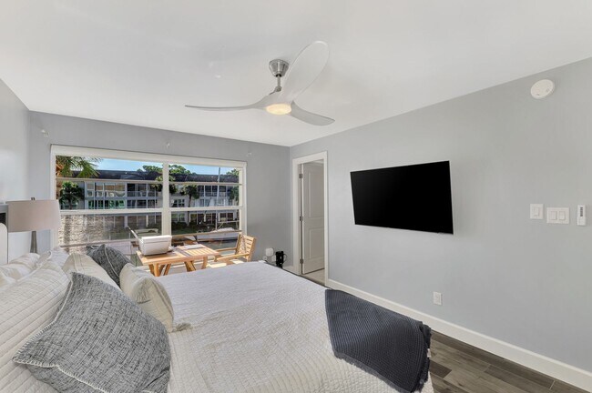 Building Photo - LUXURY LONGBOAT LIVING AT IT’S FINEST! AVA...
