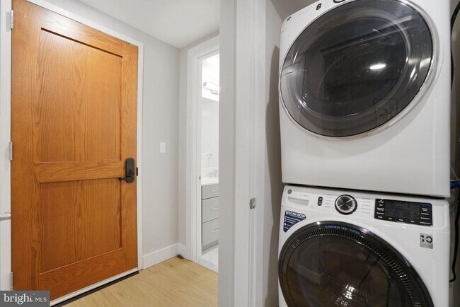 Building Photo - 801 N Fairfax St