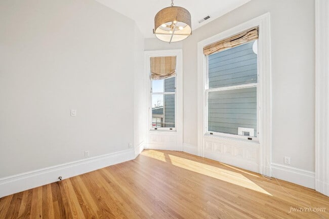 Building Photo - 860 Waller St