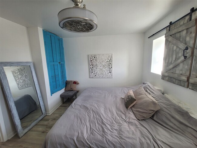 Building Photo - 215 Postoffice St