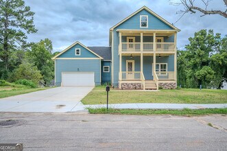 Building Photo - 1993 Reynolds Dr SW