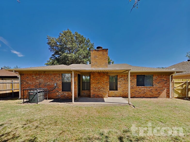 Building Photo - 1844 Hunting Green Dr