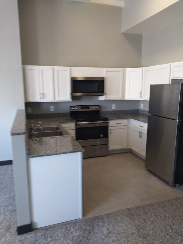 Building Photo - 800 Isabel Bloom Way