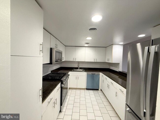 Building Photo - 606 Cooper Landing Rd