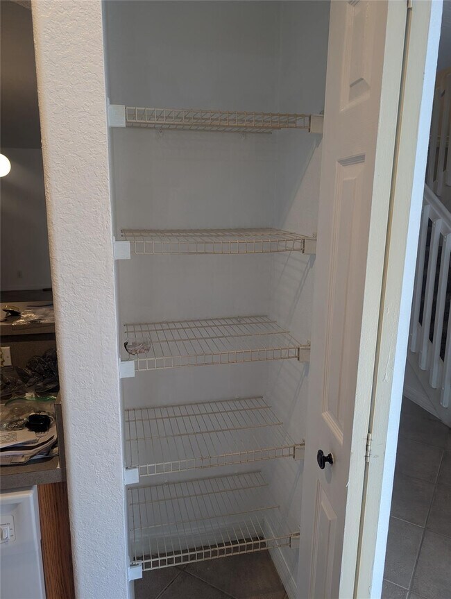 Building Photo - 4759 Pinemore Ln