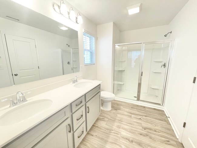 Building Photo - Paired Home 3br 2.5ba minutes from I-77 and I-40 Tour today!