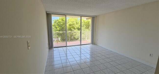 Building Photo - 13100 SW 92nd Ave