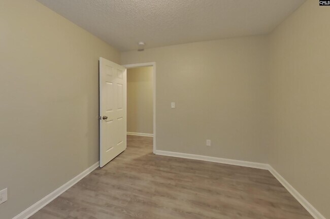 Building Photo - 80 Springway Dr