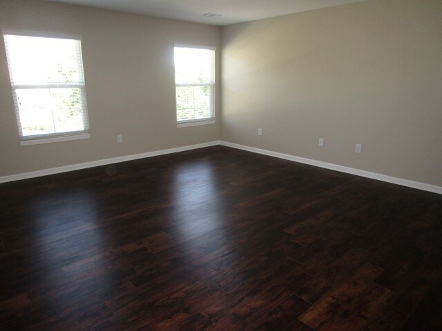 Building Photo - 804 Commerce Trl