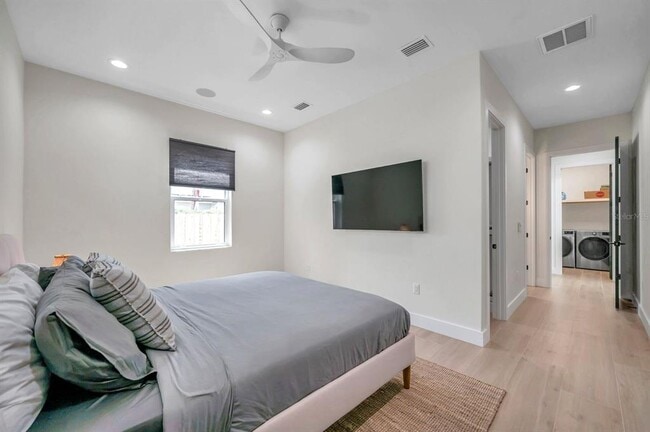 Building Photo - 2220 2nd Ave N