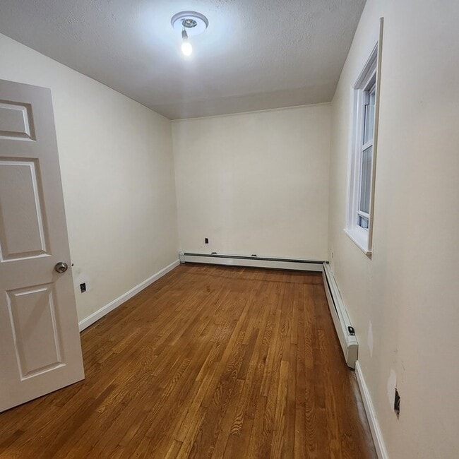 Building Photo - 263 Elm St