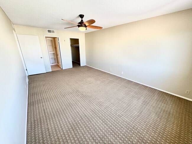 Building Photo - Amazing 2 Bedroom/2 Bath Condo!  Top Level Corner Unit with Spectacular Amenities!
