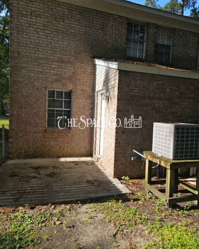 Building Photo - Fully Furnished Townhome — Move-In Ready in Summerville, SC