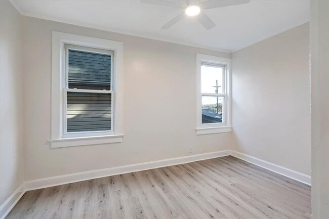 Building Photo - 6752 W Park Ave