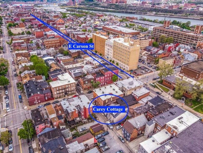 Building Photo - Renovated 3BR in South Side Flats | 100 Walk Score | In-Unit Laundry