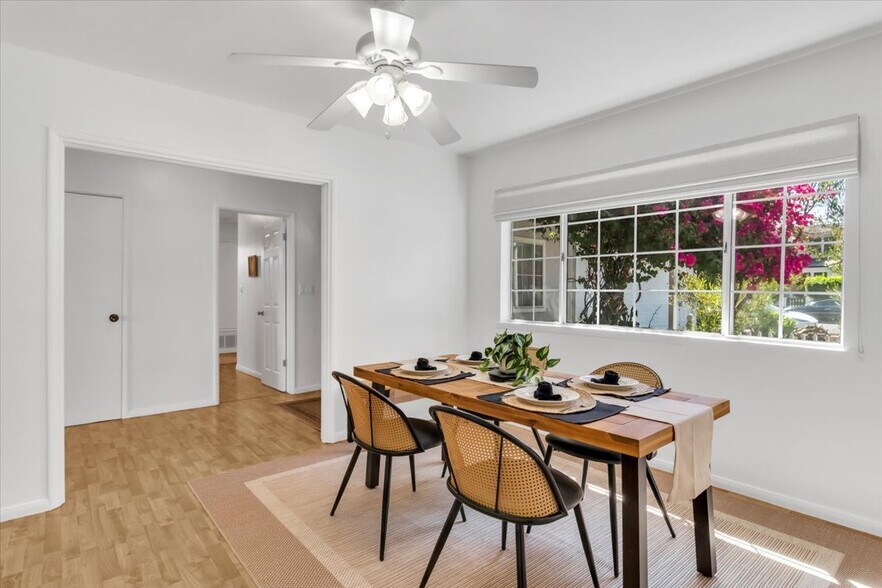 Building Photo - 23223 Canzonet St