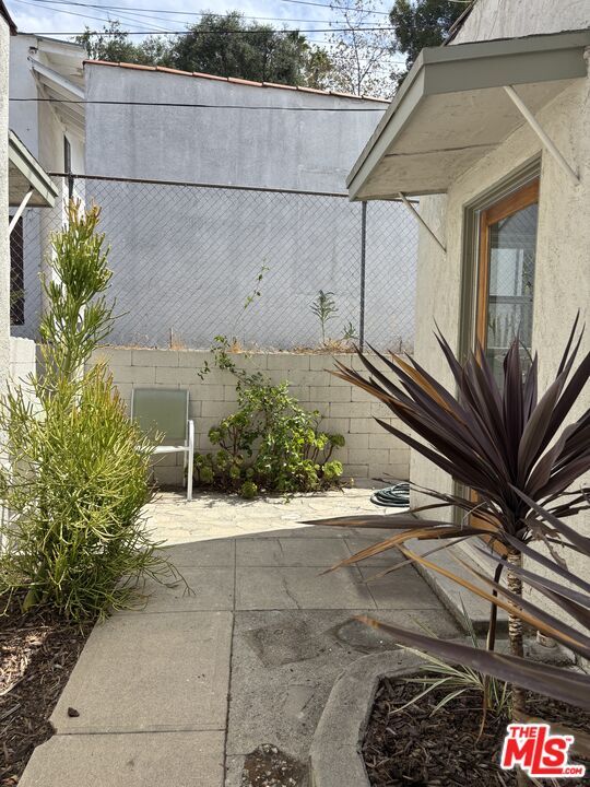 Building Photo - 4850 Floristan Ave