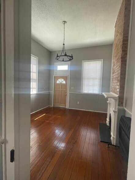 Building Photo - 2439 Second St