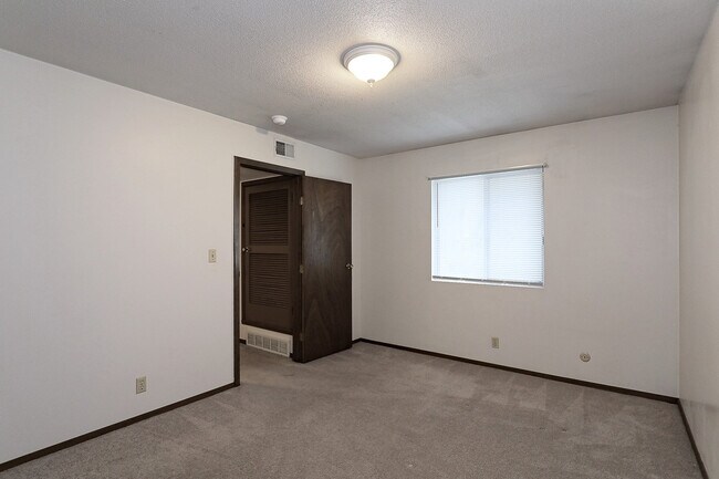 Building Photo - 2115 B St