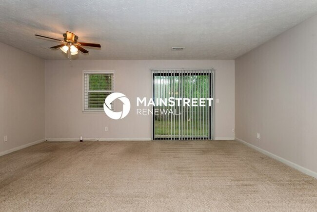 Building Photo - 3 Bedroom Pet-Friendly Home in Jonesboro, GA with Main Street Renewal