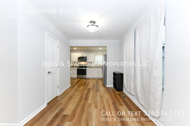 Building Photo - 909 S Josephine Boyd St