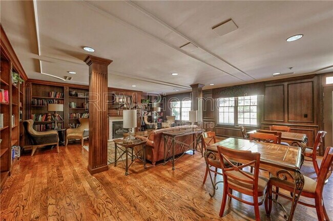 Building Photo - 1735 Peachtree St NW