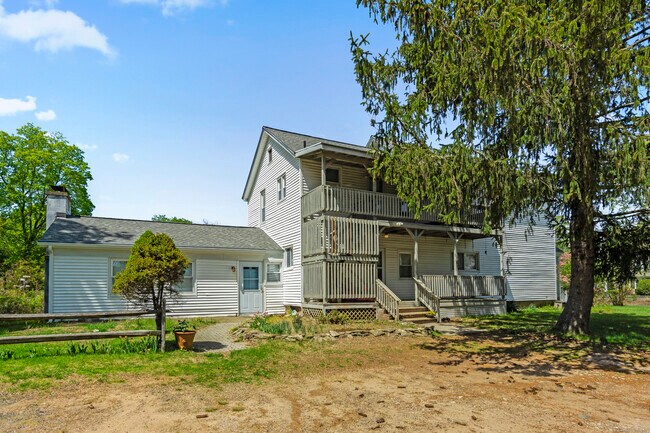 Building Photo - 671 Cornwall Ave