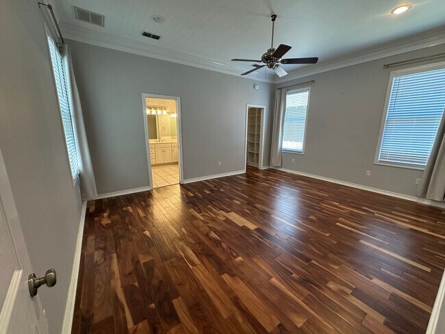 Building Photo - 3934 Hanover Pl