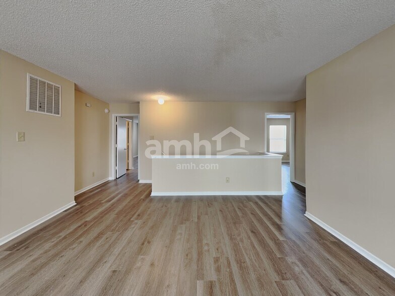 Building Photo - 1939 Dutch Elm Dr