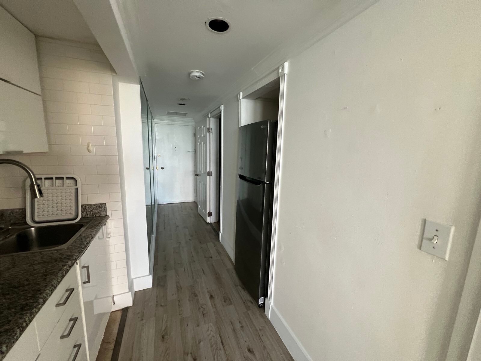 Building Photo - 905 Brickell Bay Dr