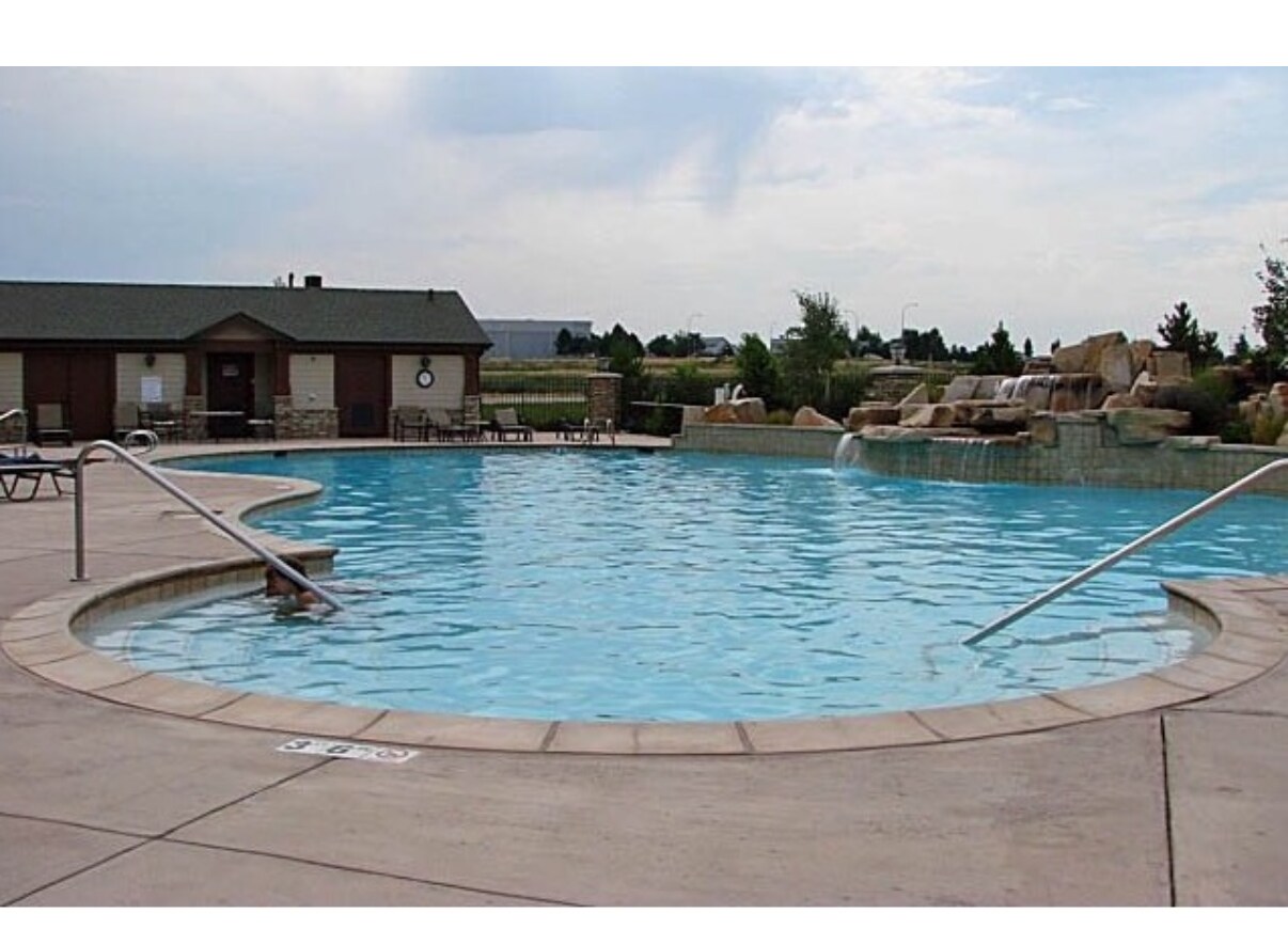 Building Photo - 6603 W 3rd St