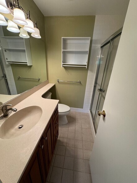 Primary en suite bathroom - 2103 Society Pl