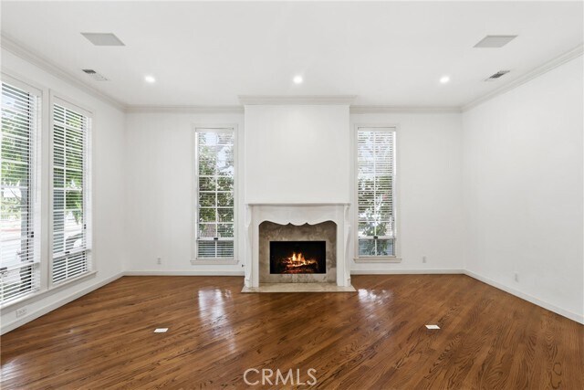 Building Photo - 500 3rd St