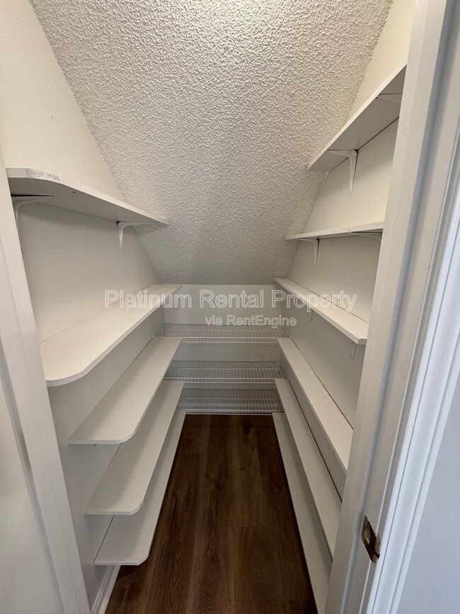 Building Photo - 3605 Knoll Crest Trail