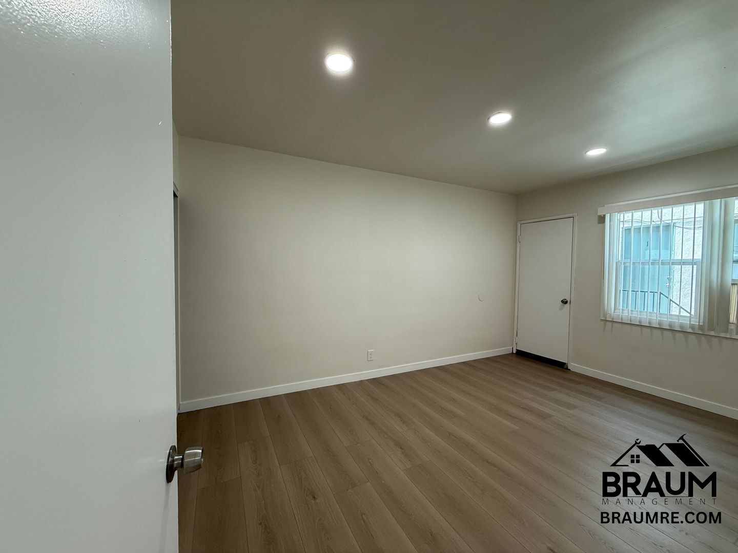 Building Photo - 7339 Woodman Ave