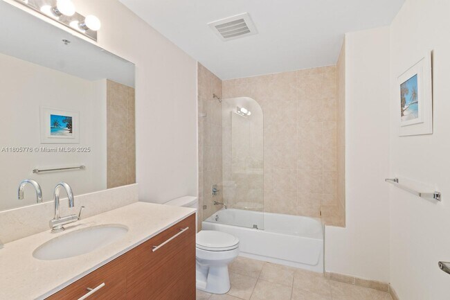 Building Photo - 2641 N Flamingo Rd