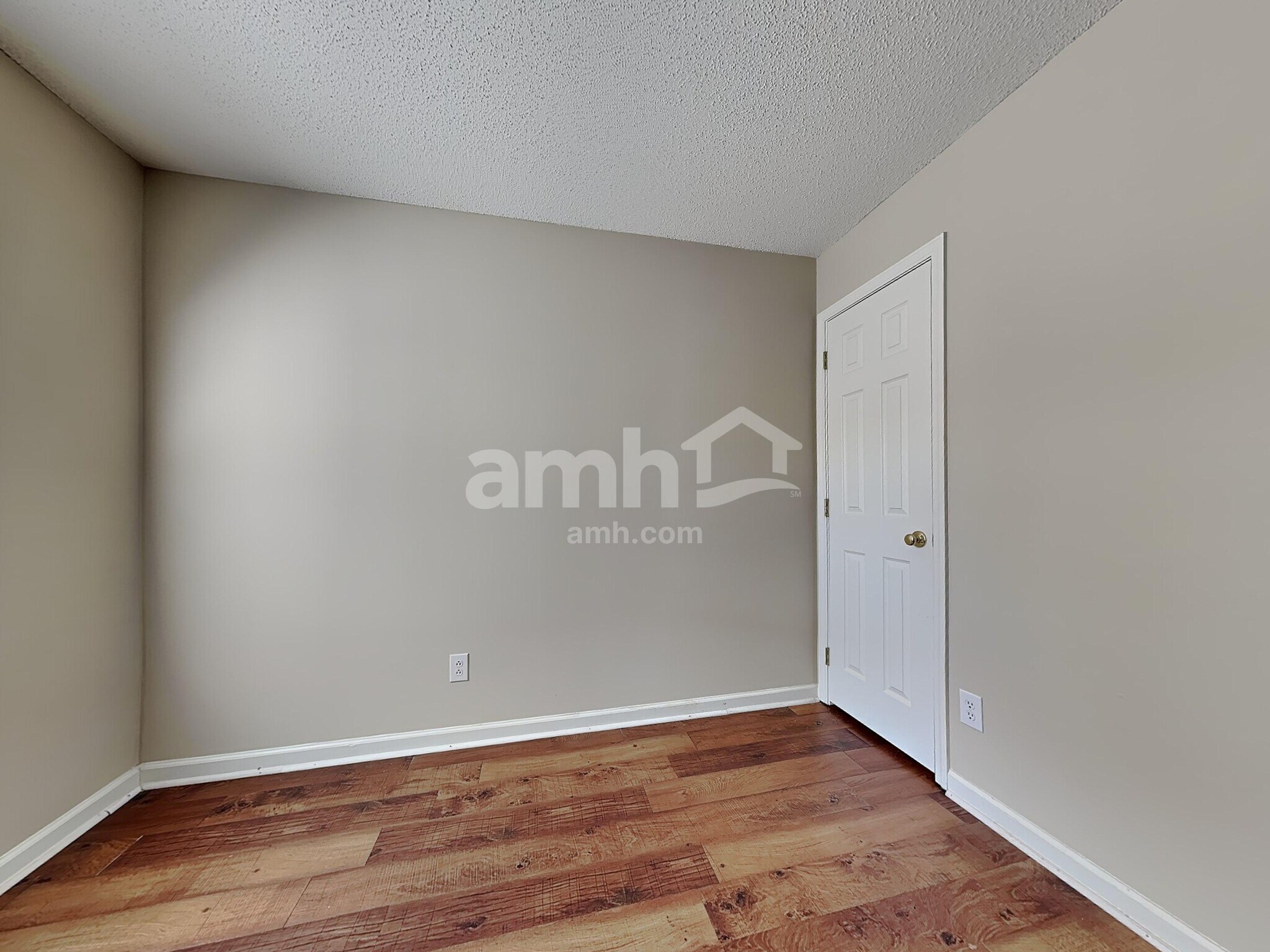 Building Photo - 223 Tigers Paw Dr