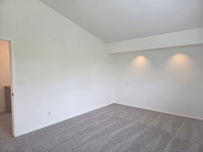 Building Photo - 745 Monte Carlo Dr